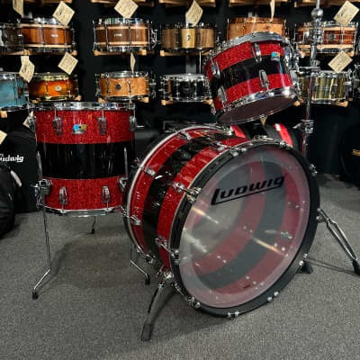Kit de batterie Ludwig 50th Anniversary Vistalite Pro Beat 24/16/13" en Red Sparkle/Smoke/Red Sparkle de NAMM